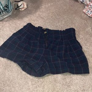 American eagle plaid shorts